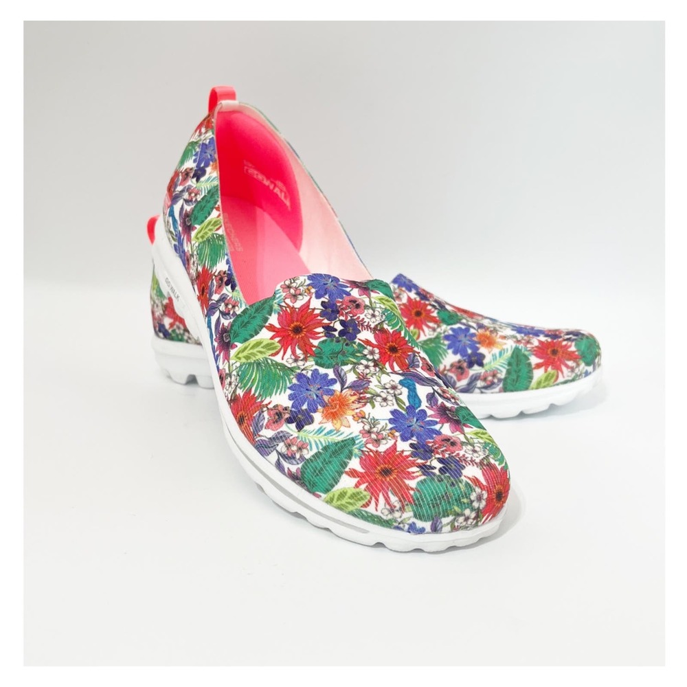 Skechers Women’s Go Walk Classic Shoes Multi-Colored Floral Size 12
